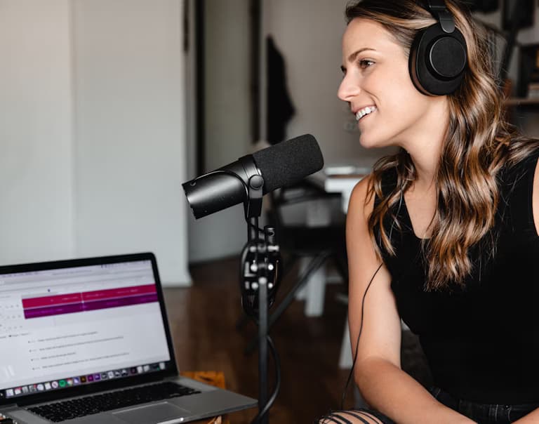 Podcast transcription with show notes and SRT subtitles